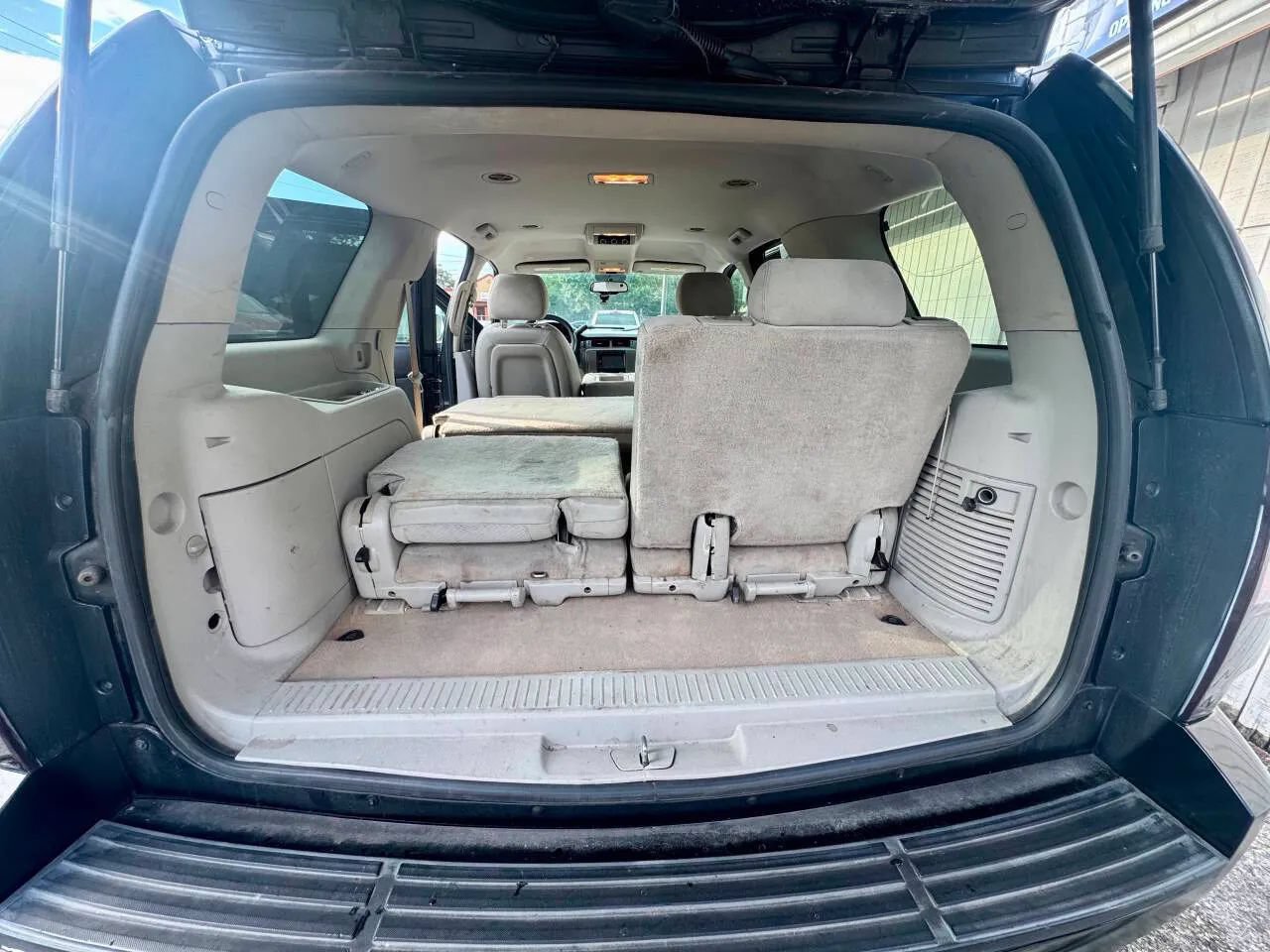 Used 2007 Chevrolet Tahoe LS RWD image 16