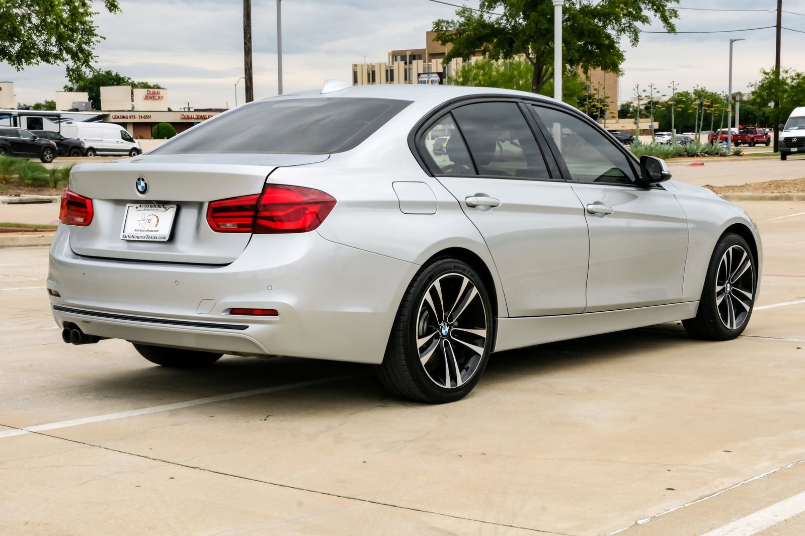 Used 2018 BMW 330i Sedan w/ Convenience Package RWD image 11