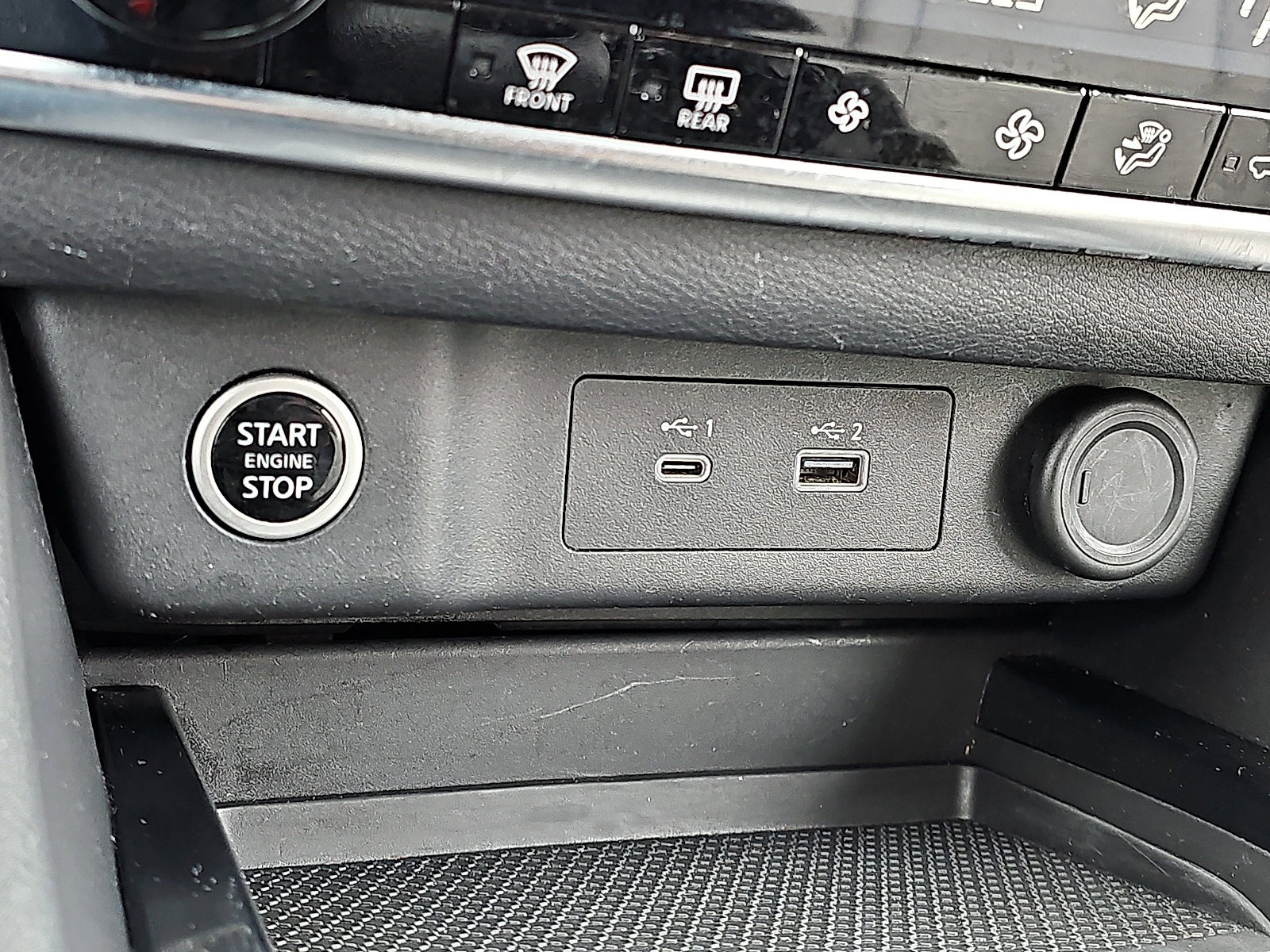 Certified 2023 Nissan Rogue SV image 24