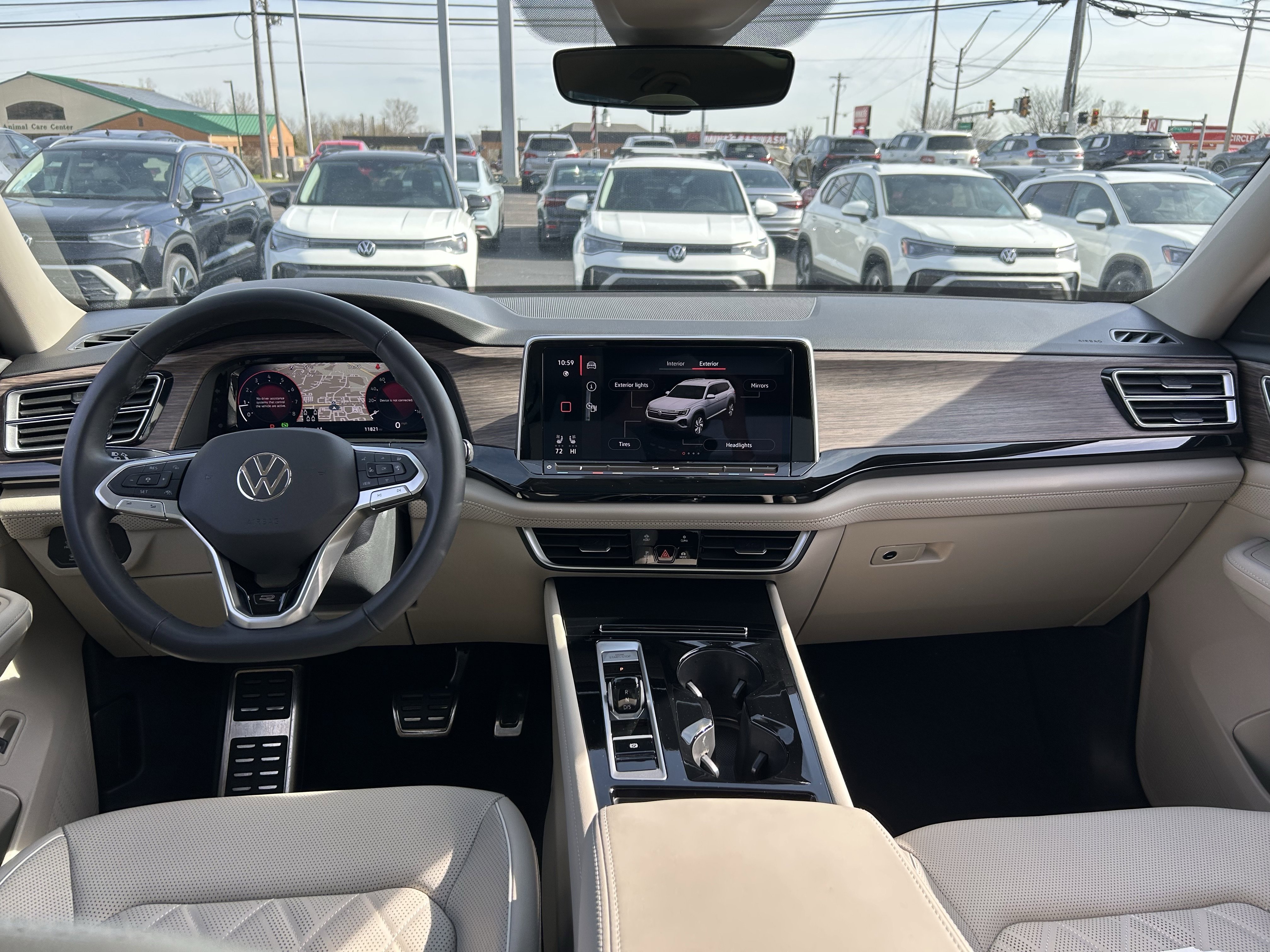 Certified 2025 Volkswagen Atlas SEL Premium R-Line image 9