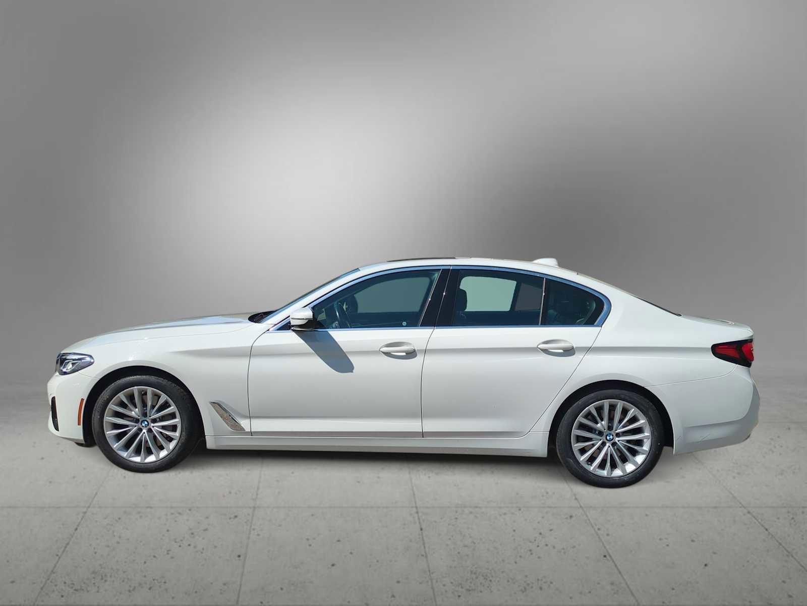 Used 2021 BMW 530i xDrive w/ Premium Package image 5