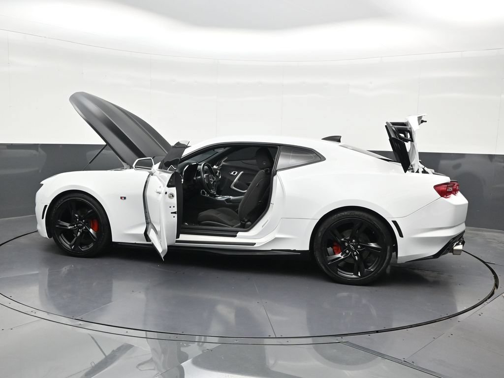 Used 2021 Chevrolet Camaro LT RWD image 35