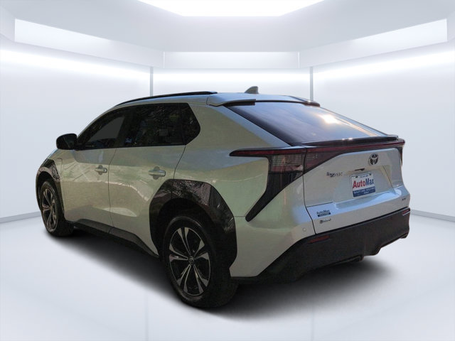 Used 2024 Toyota bZ4X AWD w/ Weather Package image 5
