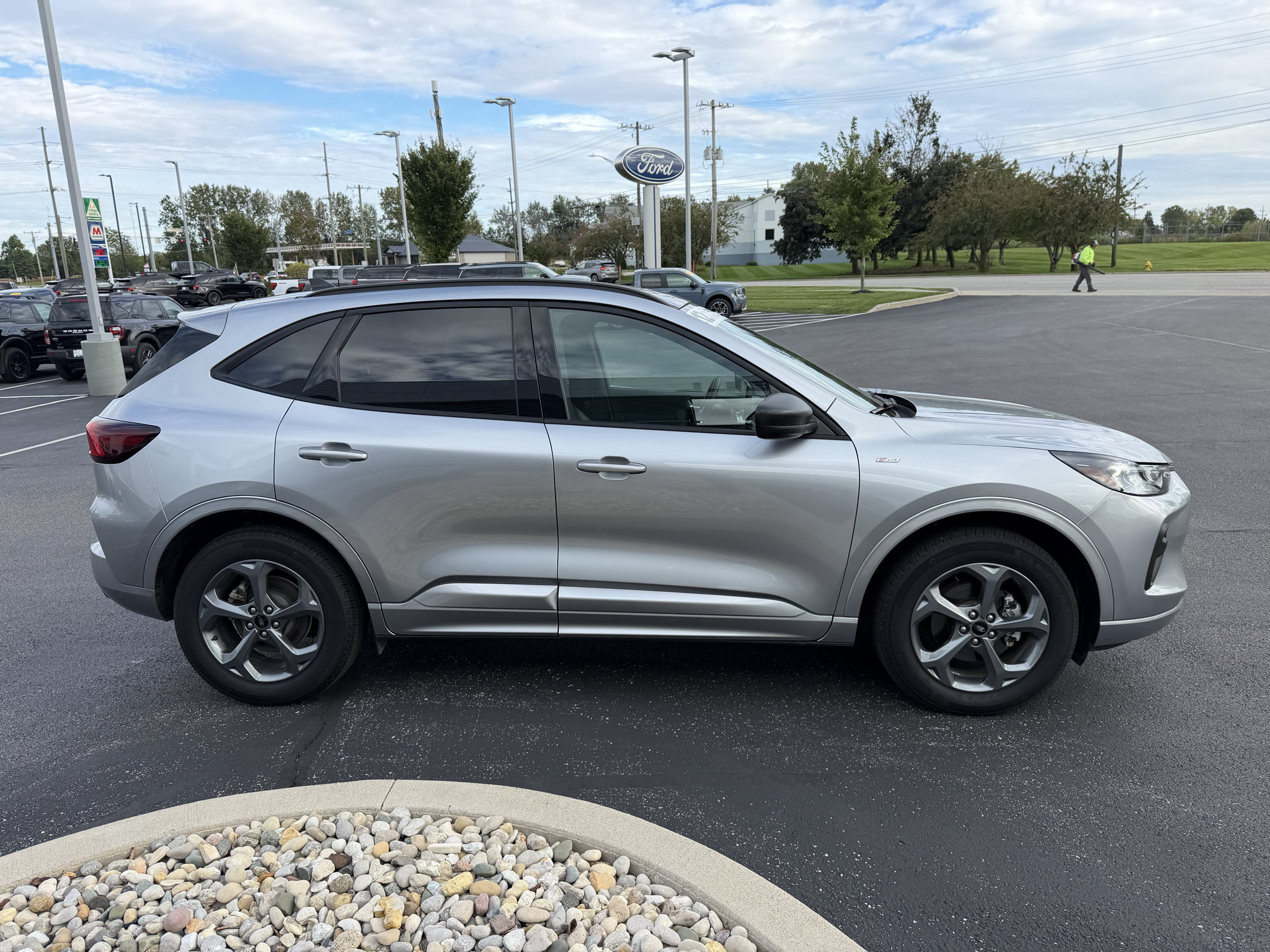 Used 2023 Ford Escape ST-Line w/ Tech Pack #1 AWD/4WD image 5