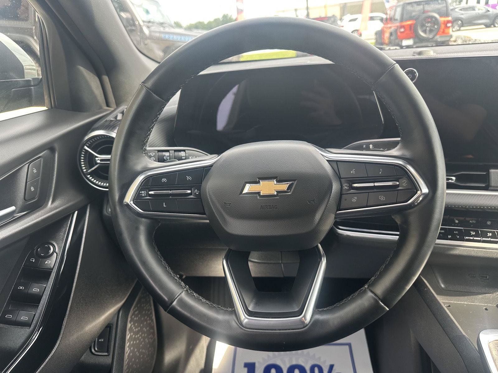Used 2025 Chevrolet Equinox LT w/ Convenience Package II AWD/4WD image 32