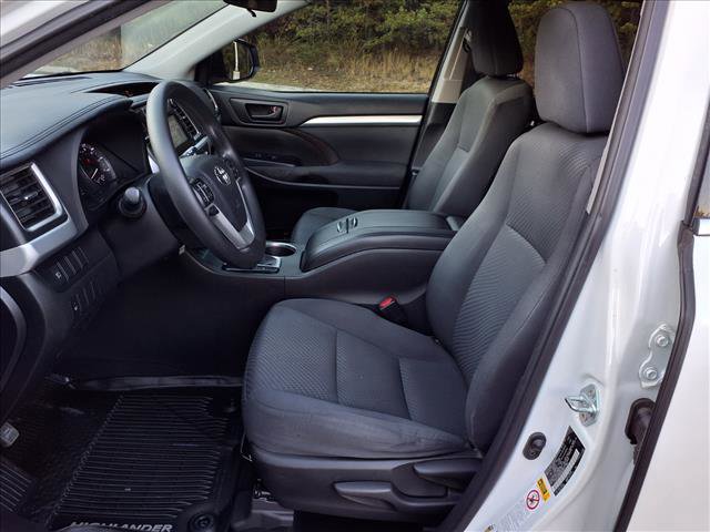 Used 2019 Toyota Highlander LE image 12