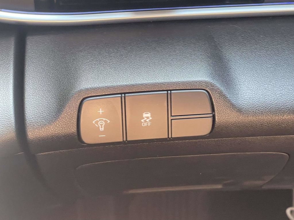 Used 2024 Hyundai Elantra SEL FWD image 29