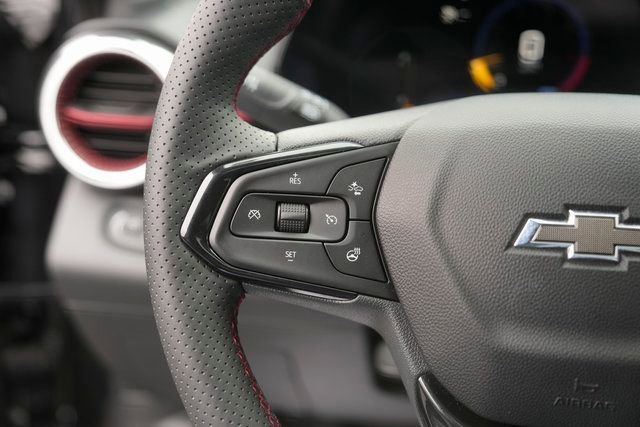 Used 2025 Chevrolet Trax RS w/ Sunroof Package image 23