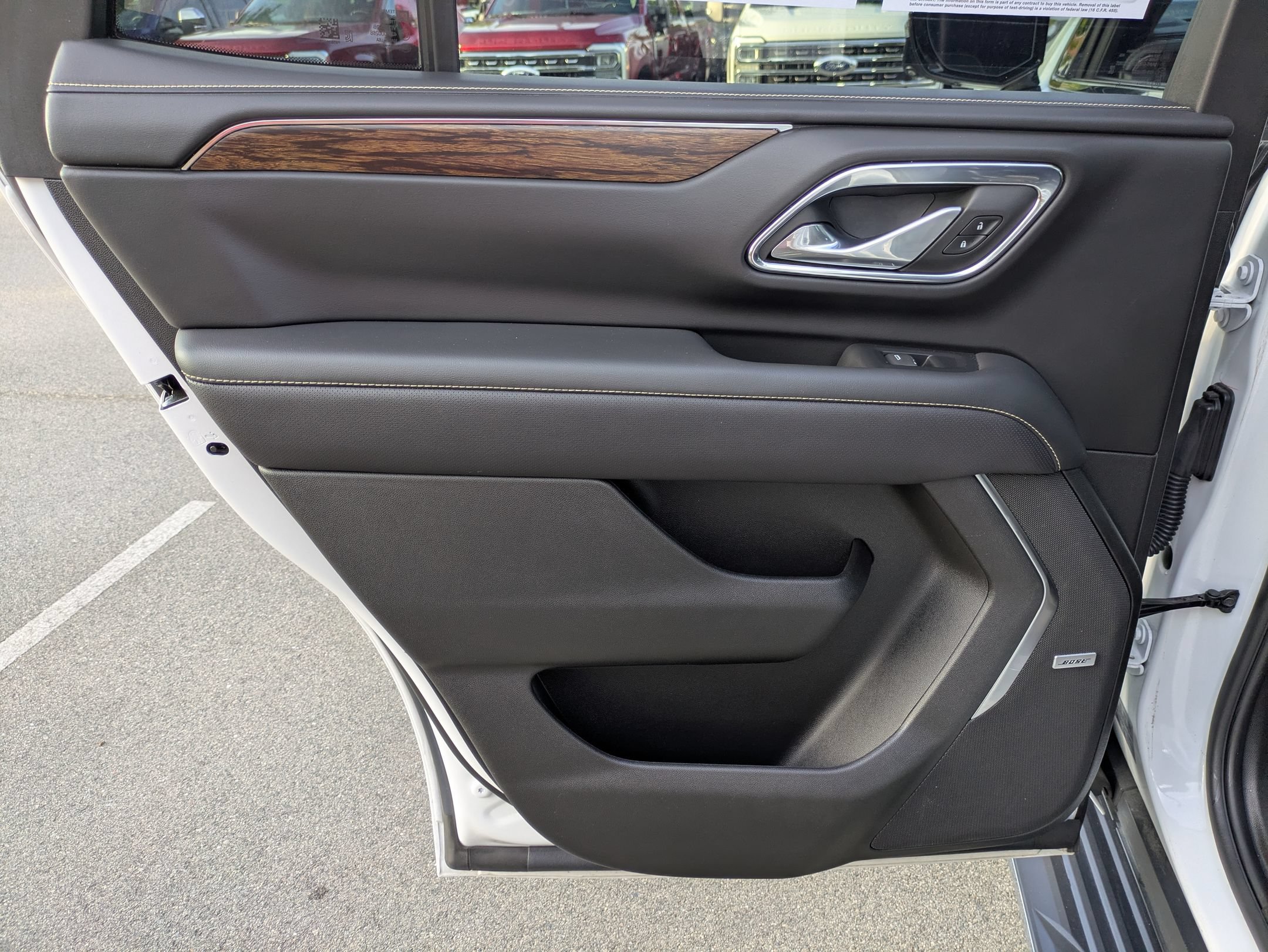 Used 2024 Chevrolet Tahoe Premier AWD/4WD image 29