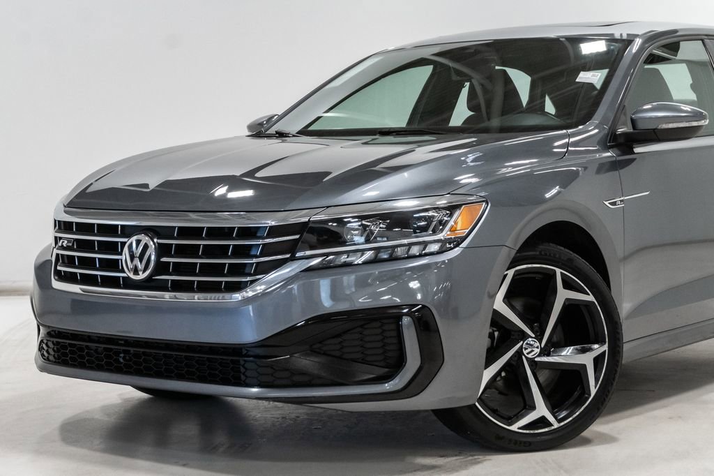 Used 2022 Volkswagen Passat 2.0T R-Line image 2