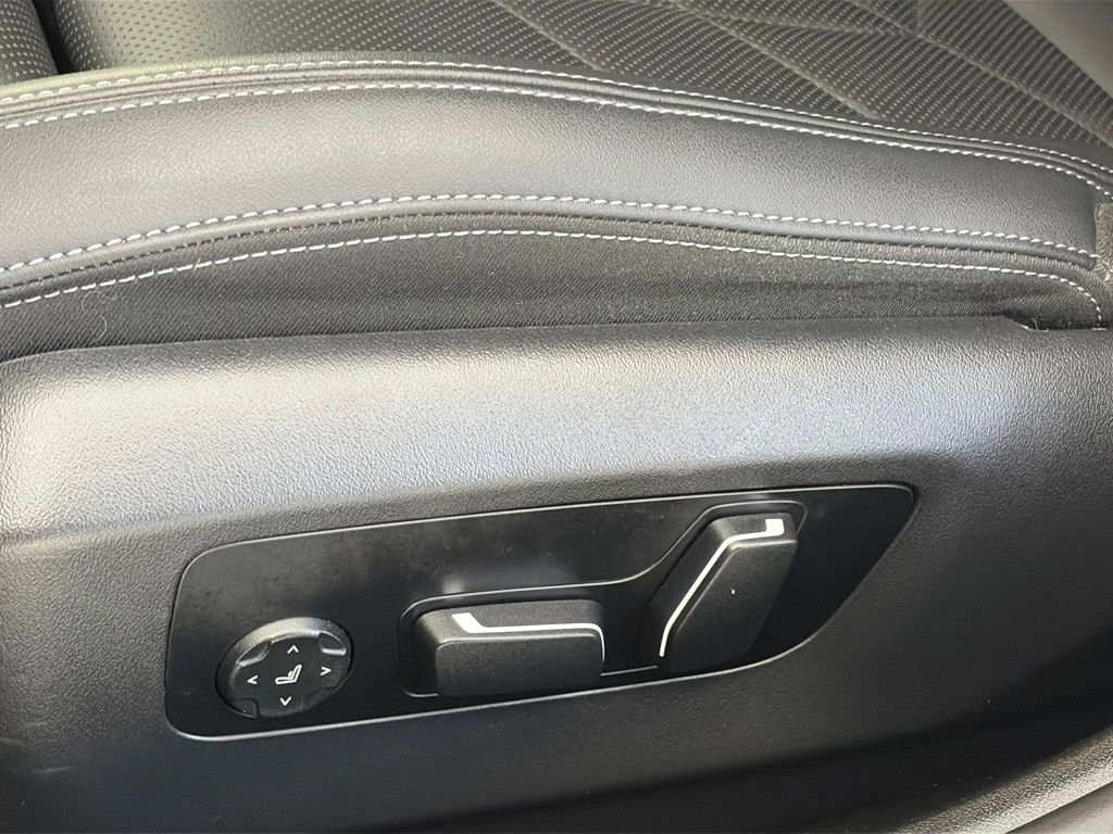 Used 2024 BMW 530i xDrive image 25