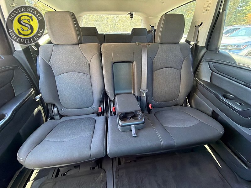 Used 2017 Chevrolet Traverse LT FWD image 22