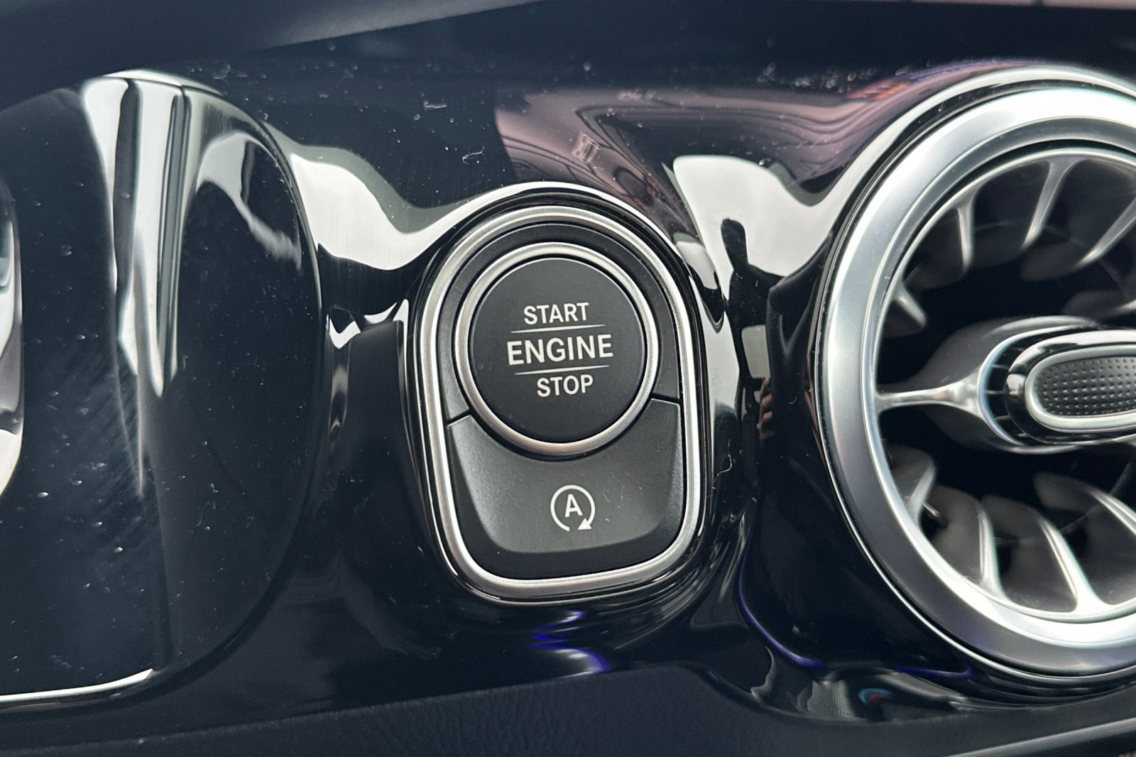 Certified 2025 Mercedes-Benz GLA 250 4MATIC image 23