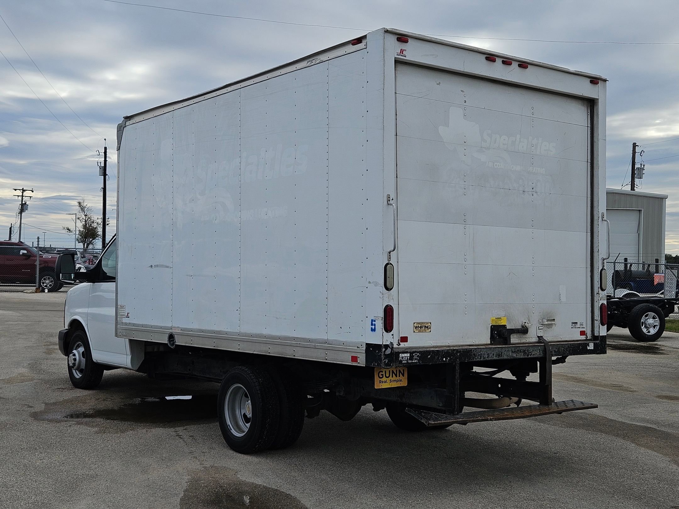 Used 2015 Chevrolet Express 3500 Extended image 5