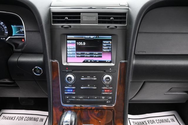 Used 2015 Lincoln Navigator 2WD image 24