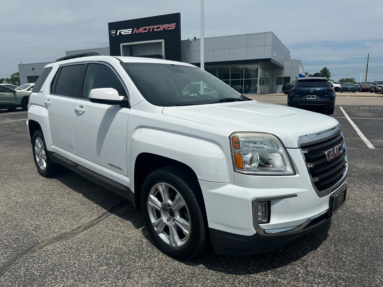 Used 2017 GMC Terrain SLE w/ Driver Alert Package I AWD/4WD image 1