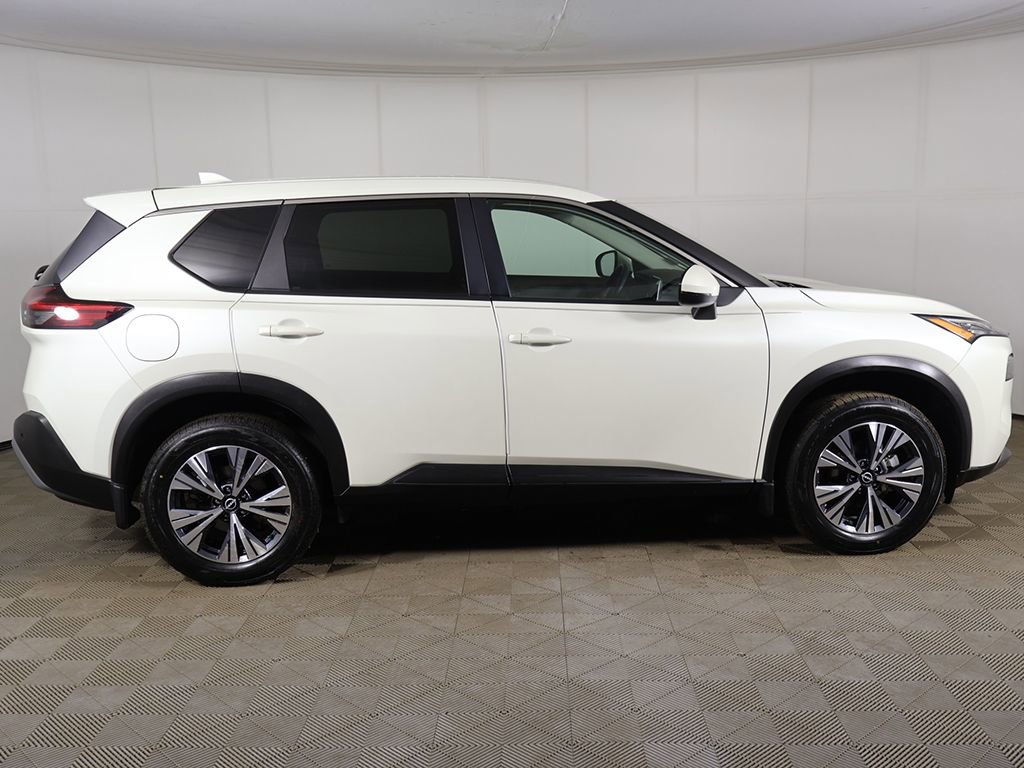 Used 2022 Nissan Rogue SV image 12