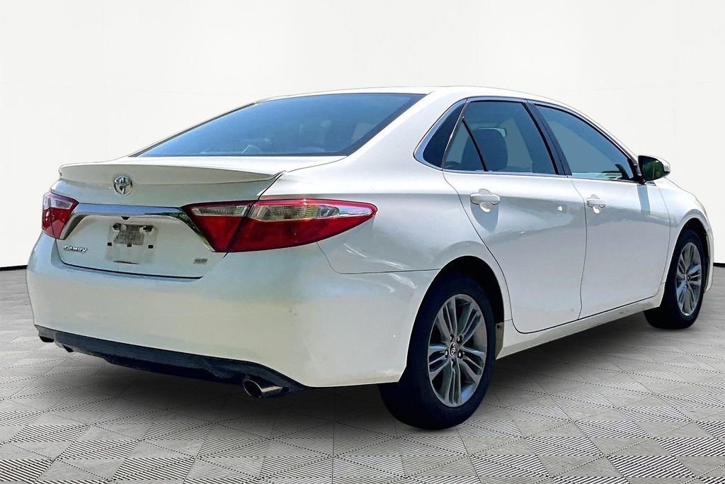 Used 2015 Toyota Camry SE FWD image 5
