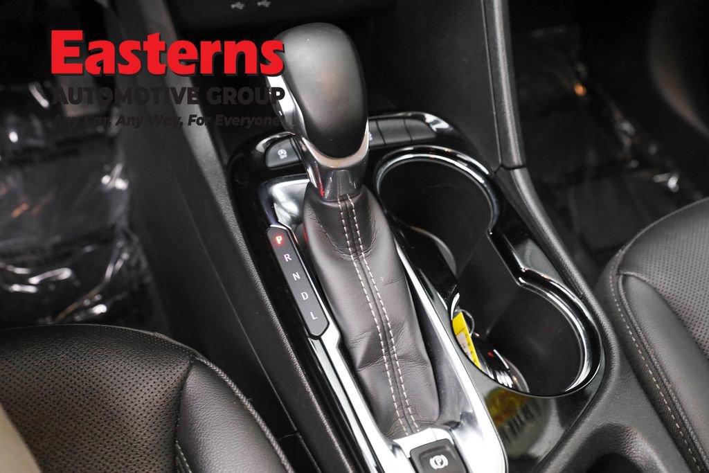 Used 2024 Buick Encore GX Sport Touring image 13