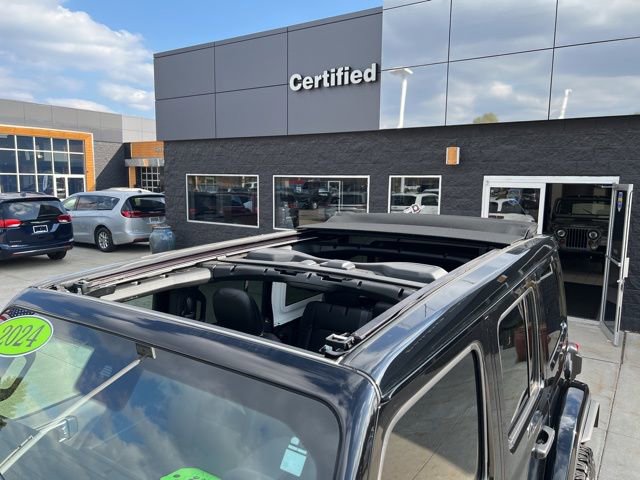 Certified 2024 Jeep Wrangler Unlimited Rubicon image 33