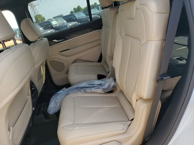 New 2025 Jeep Grand Cherokee L Limited w/ Luxury Tech Group II image 17