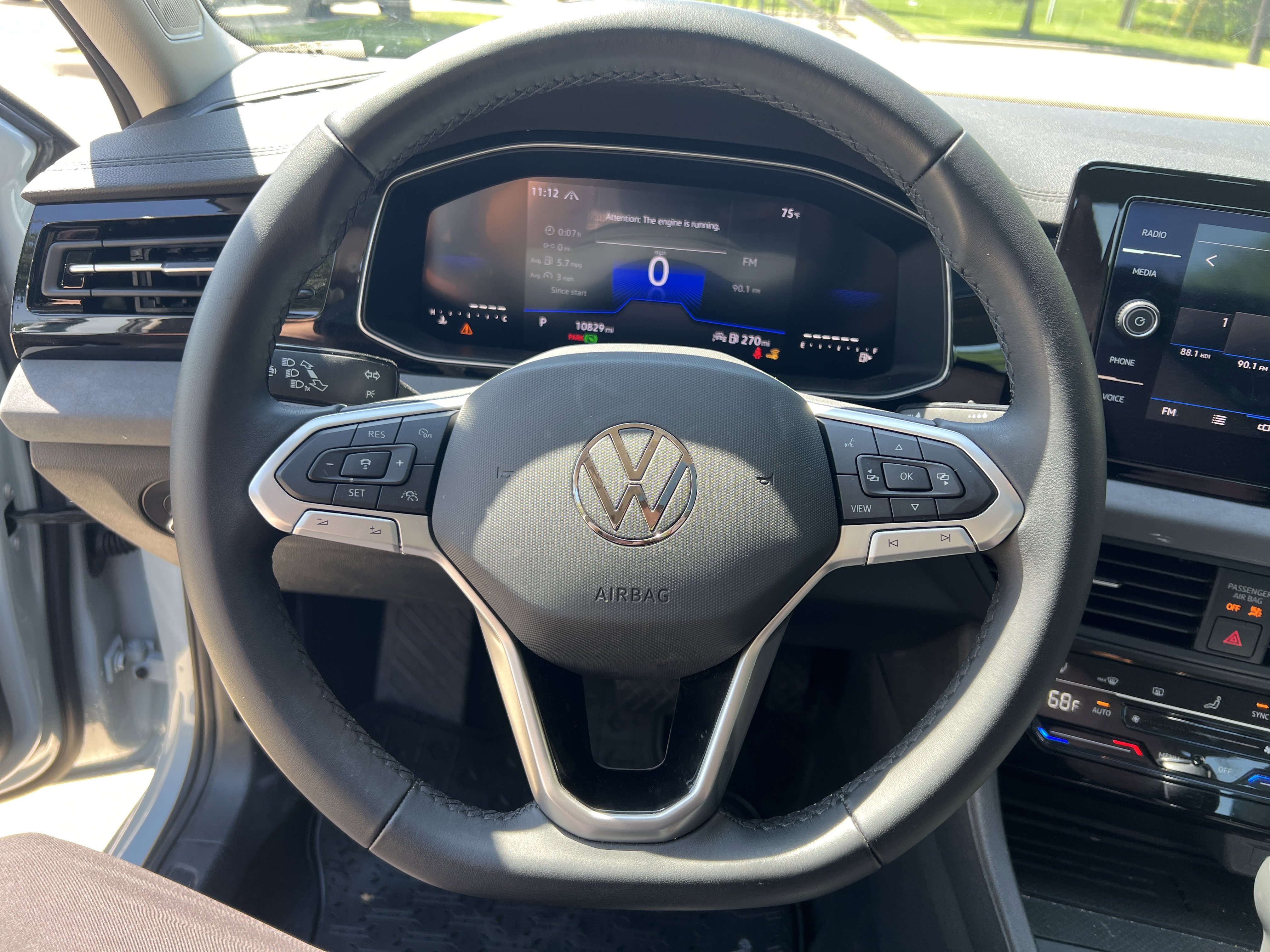 Used 2025 Volkswagen Jetta SE w/ Sunroof Package FWD image 16