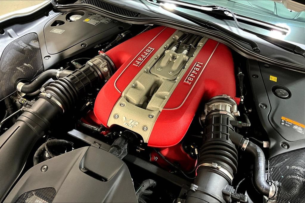 Used 2021 Ferrari 812 GTS RWD image 25