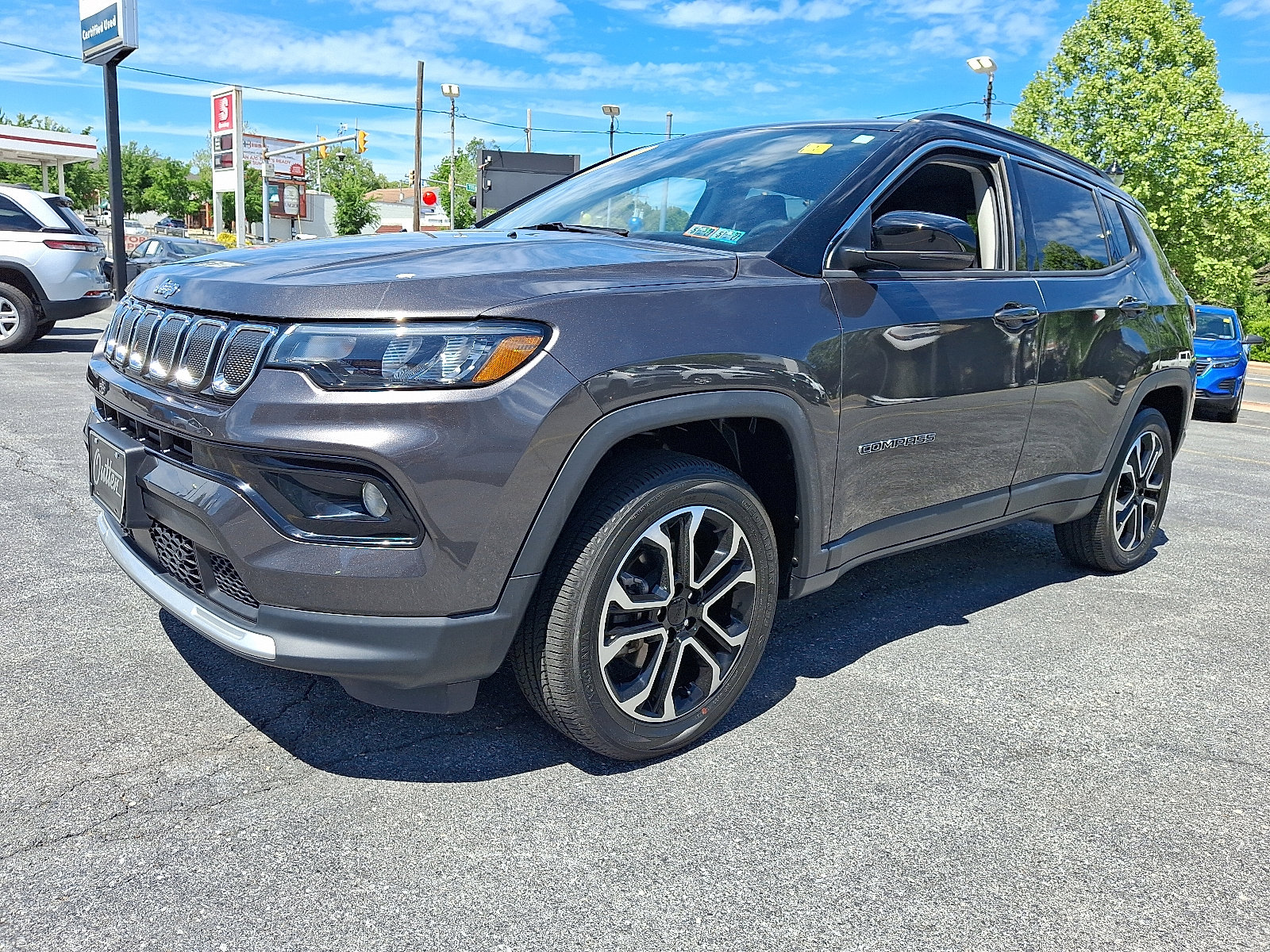 Used 2022 Jeep Compass Limited AWD/4WD image 1