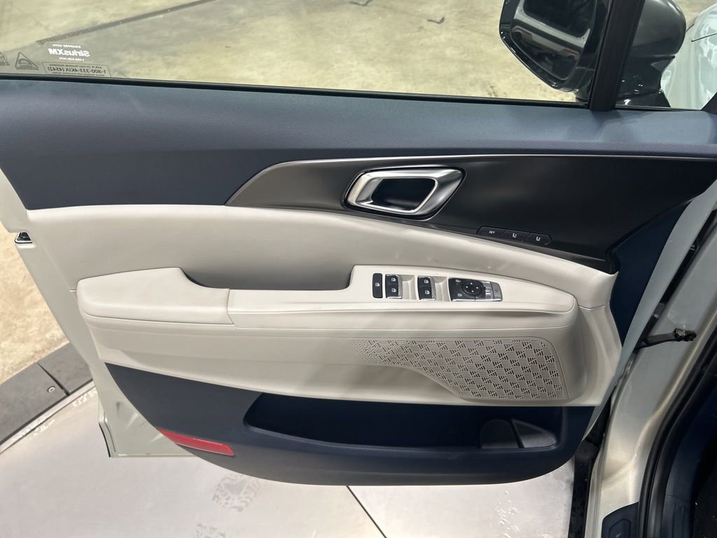 New 2026 Kia Carnival SX w/ SX Dark Edition Package image 14