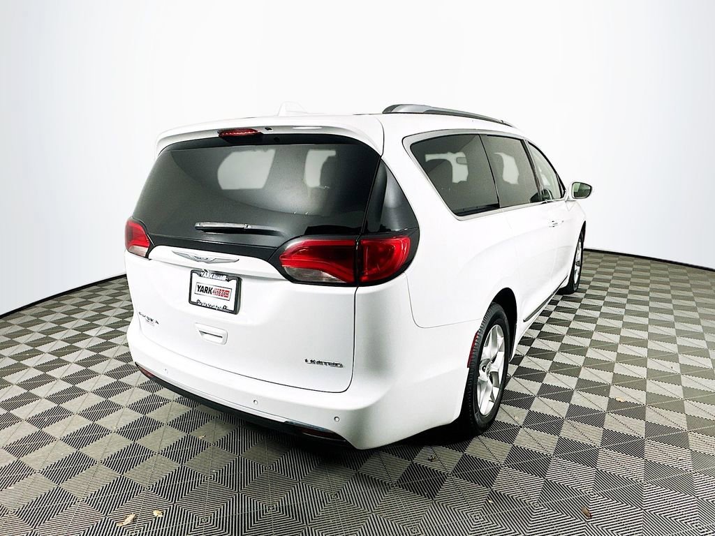 Certified 2020 Chrysler Pacifica Limited image 10