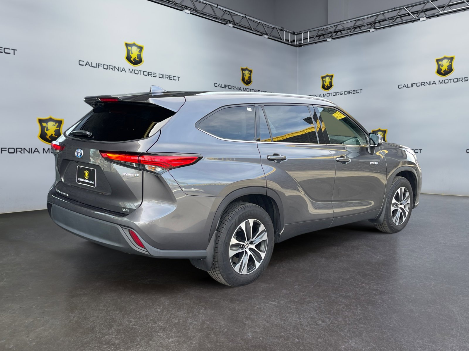 Used 2021 Toyota Highlander XLE image 4