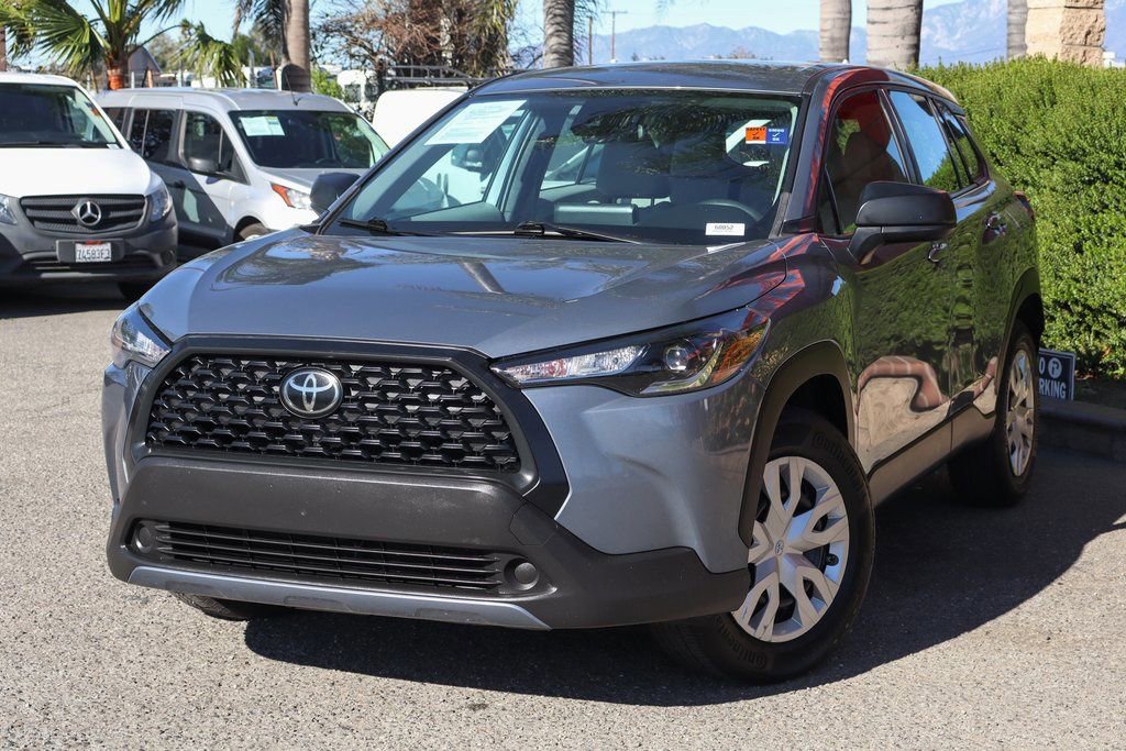 Used 2022 Toyota Corolla Cross L image 4