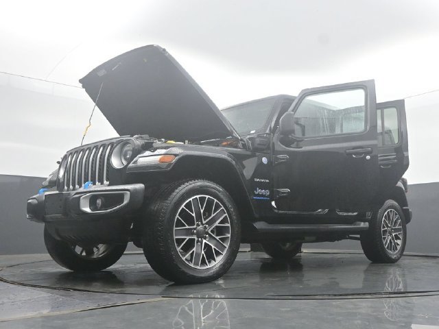 Used 2023 Jeep Wrangler Unlimited Sahara w/ Cold Weather Group AWD/4WD image 59
