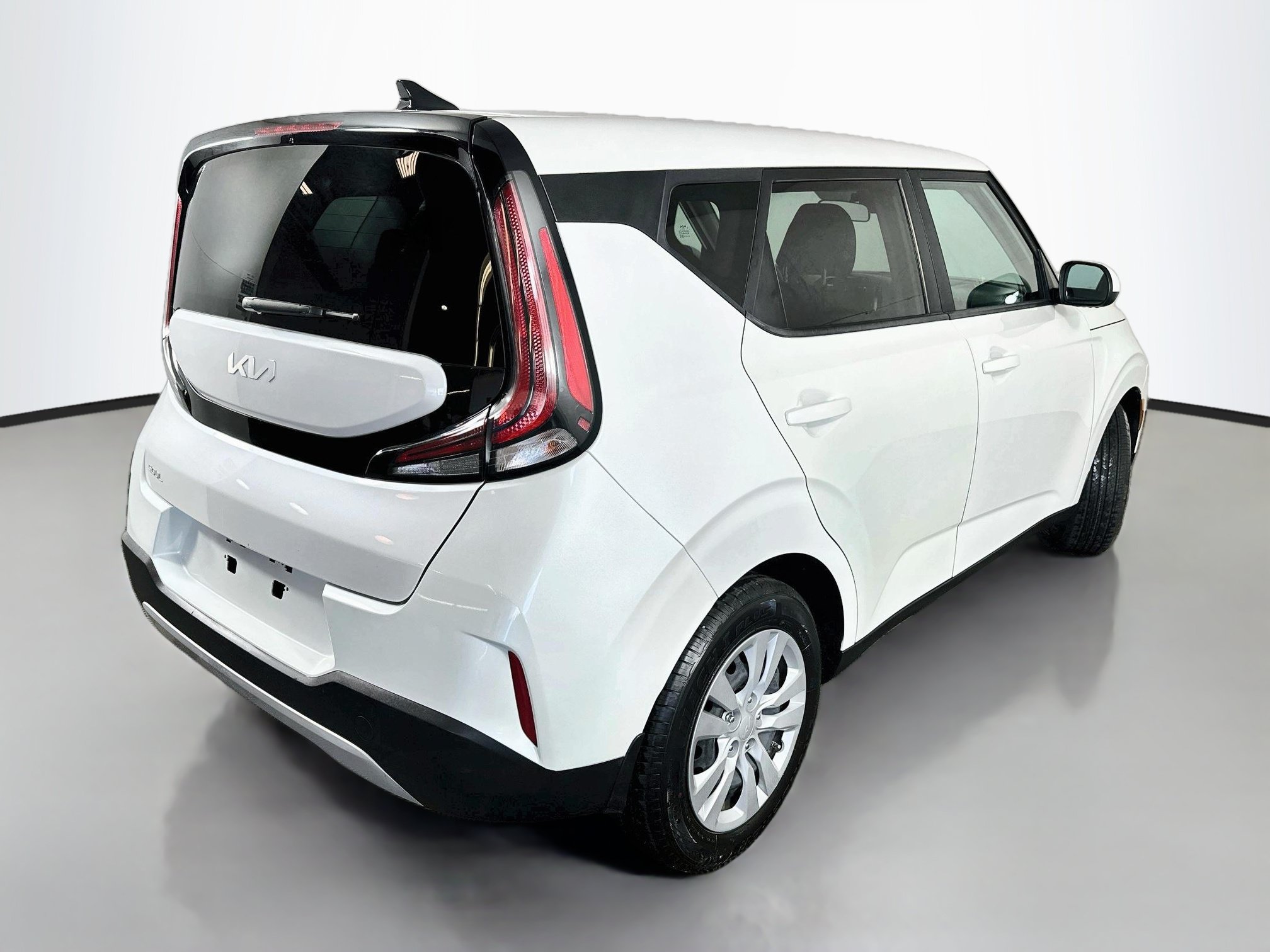 Used 2023 Kia Soul LX FWD image 7