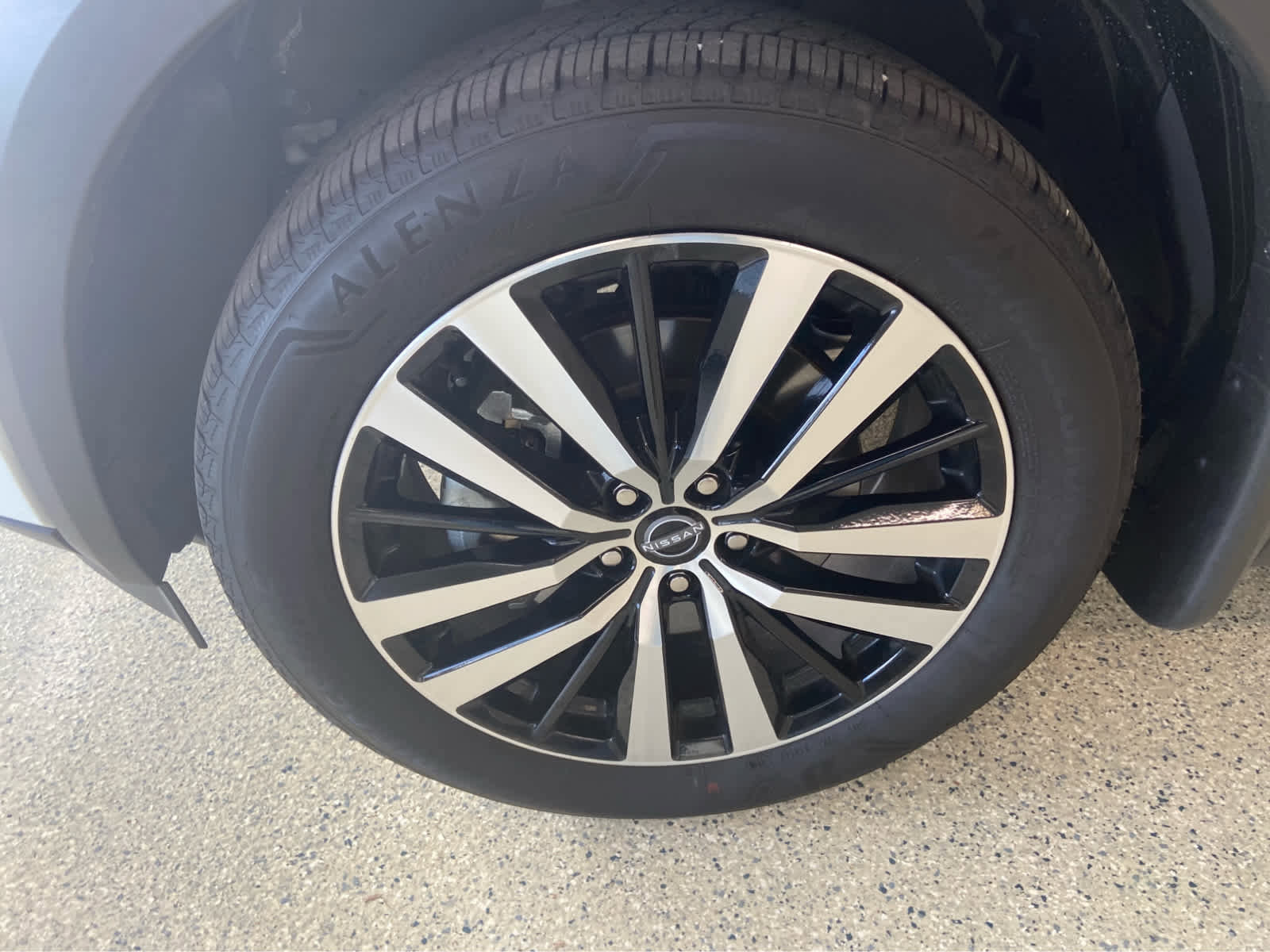 Used 2025 Nissan Pathfinder Platinum w/ Cargo Package image 11