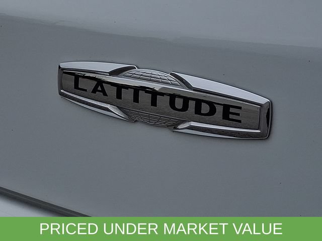 Used 2024 Jeep Compass Latitude AWD/4WD image 30
