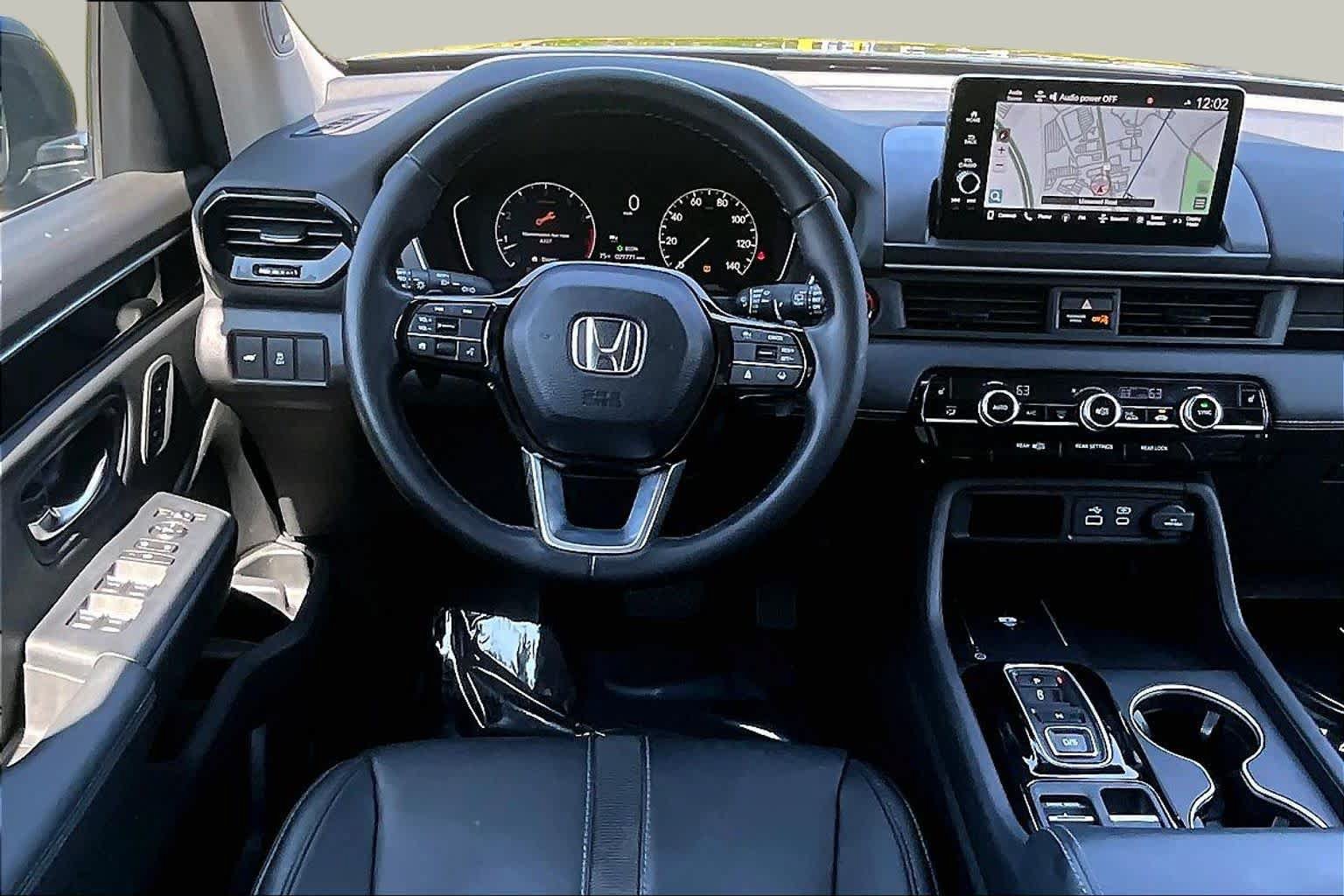 Used 2024 Honda Pilot Touring image 6