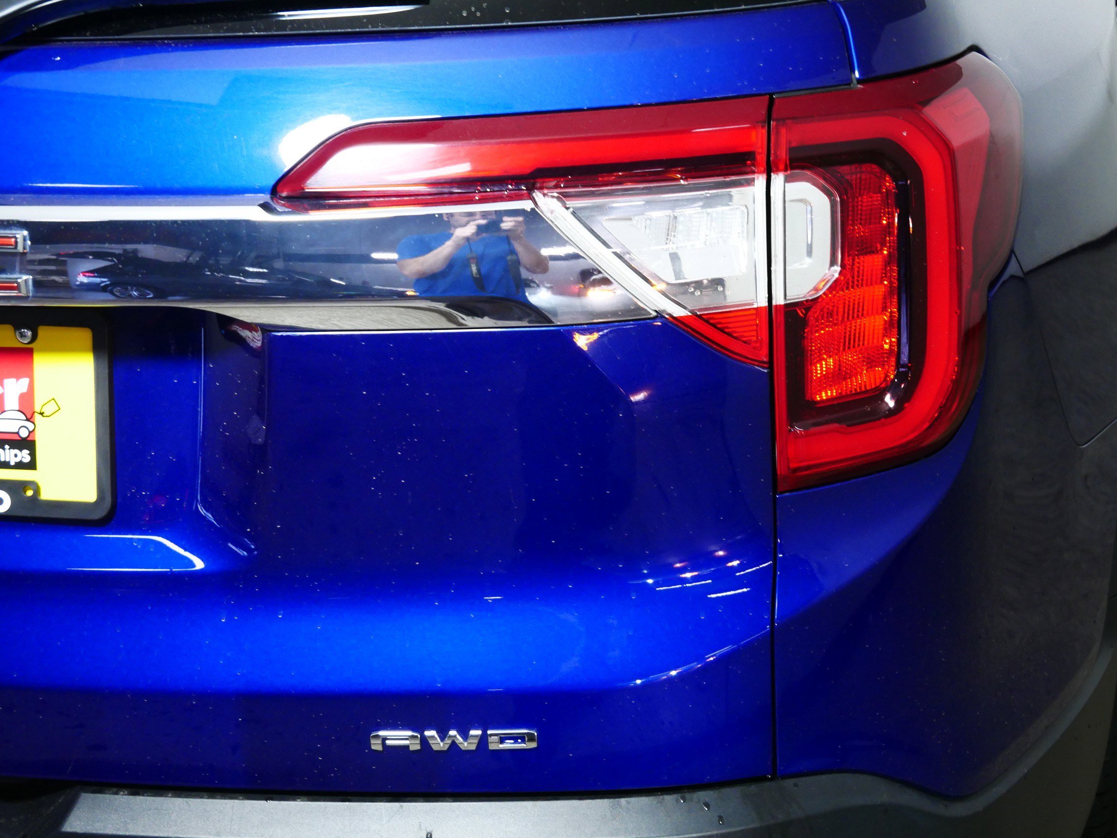 Used 2023 GMC Acadia SLT w/ Preferred Package image 17