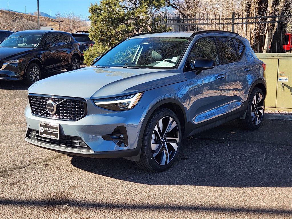 Used 2023 Volvo XC40 B5 Ultimate image 22