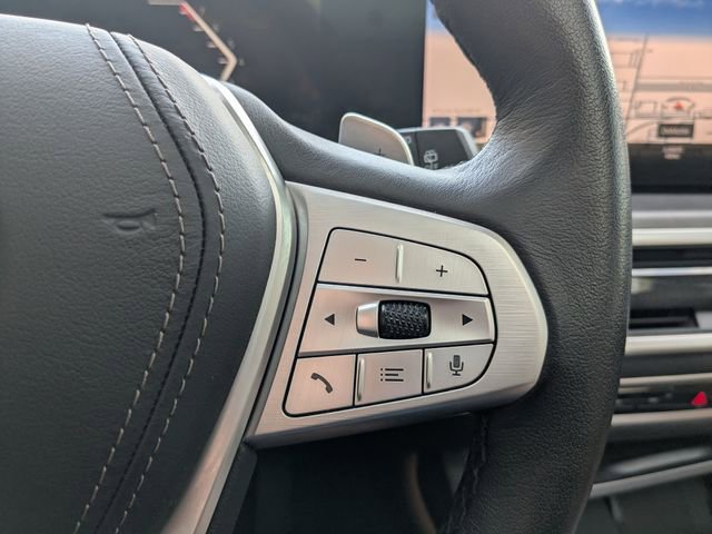 Used 2023 BMW X7 xDrive40i w/ Premium Package image 23