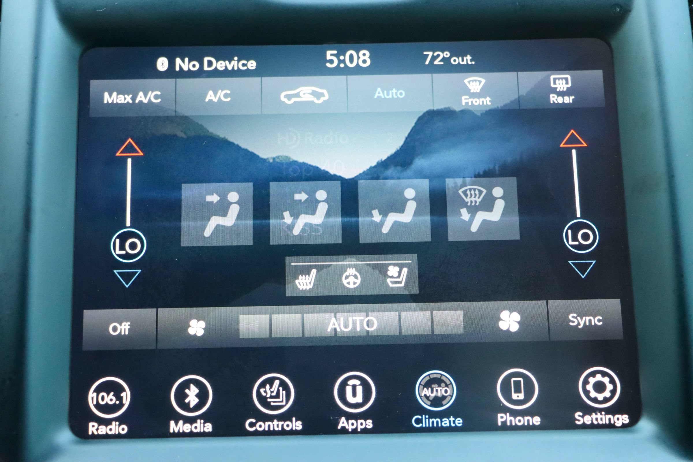 Used 2019 Chrysler 300 C RWD image 38