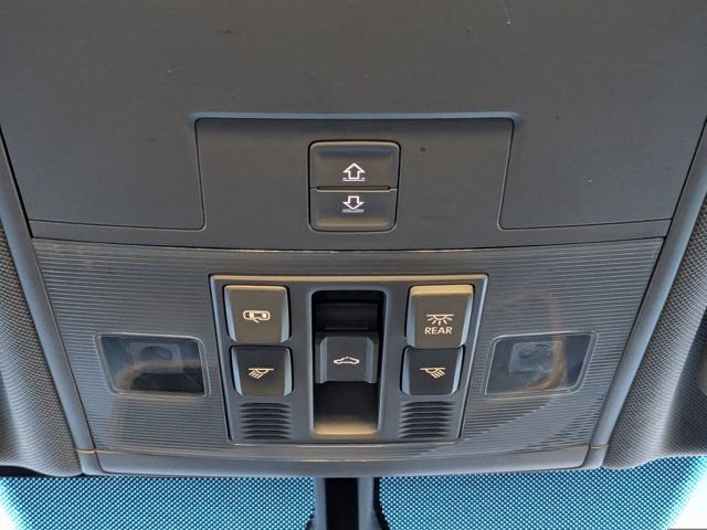 Used 2019 Volkswagen Tiguan SE w/ Panoramic Sunroof Package AWD/4WD image 31