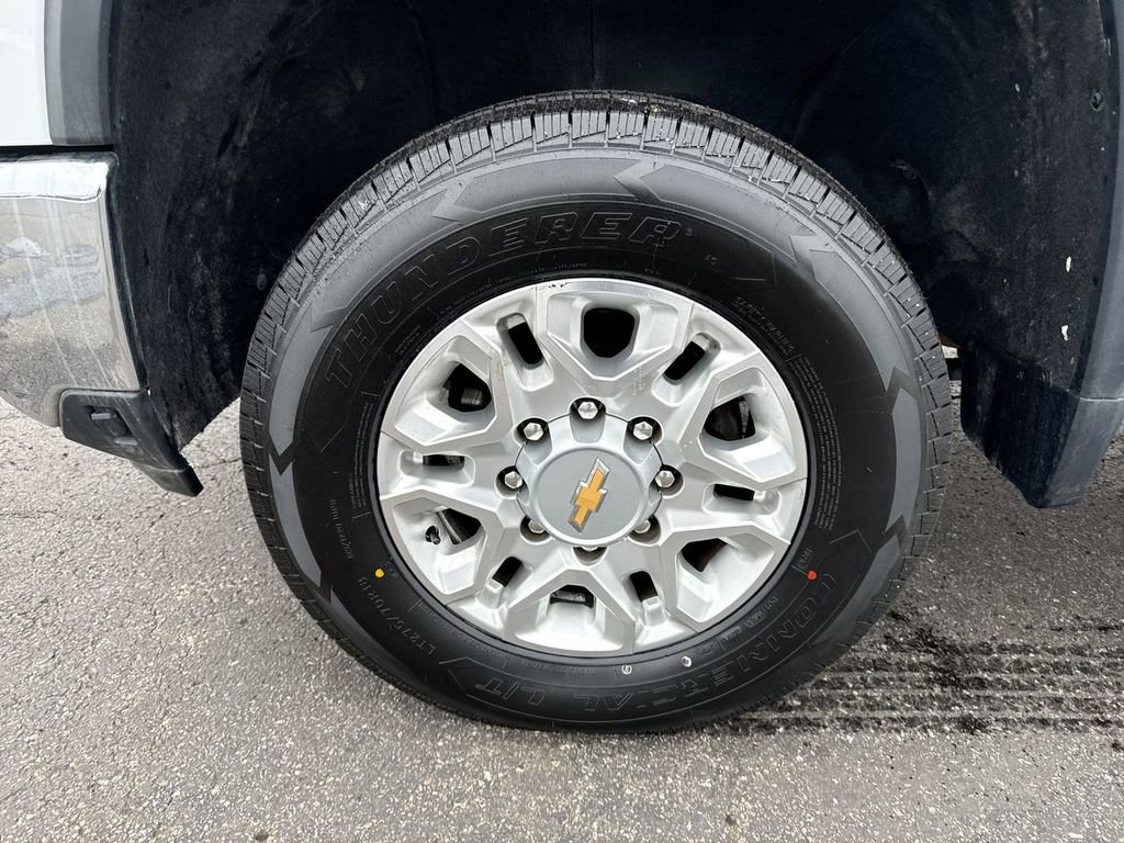 Used 2024 Chevrolet Silverado 2500 LT image 10