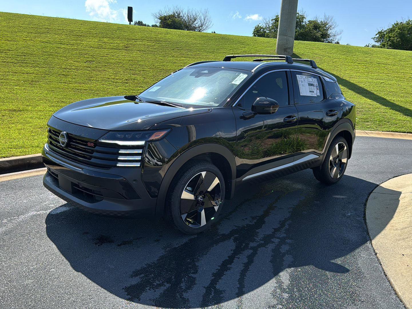 New 2025 Nissan Kicks SR