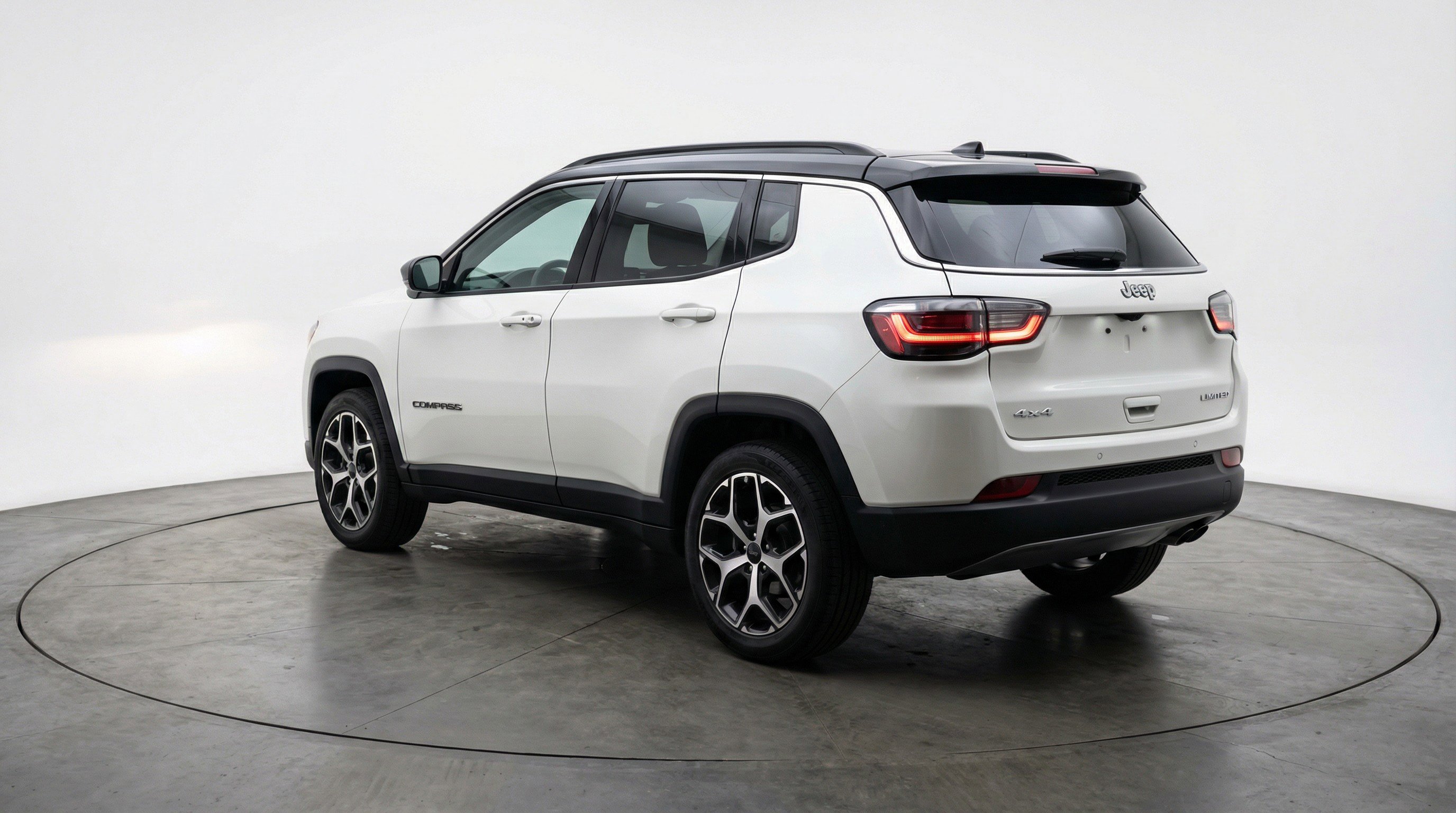 Used 2025 Jeep Compass Limited AWD/4WD image 6
