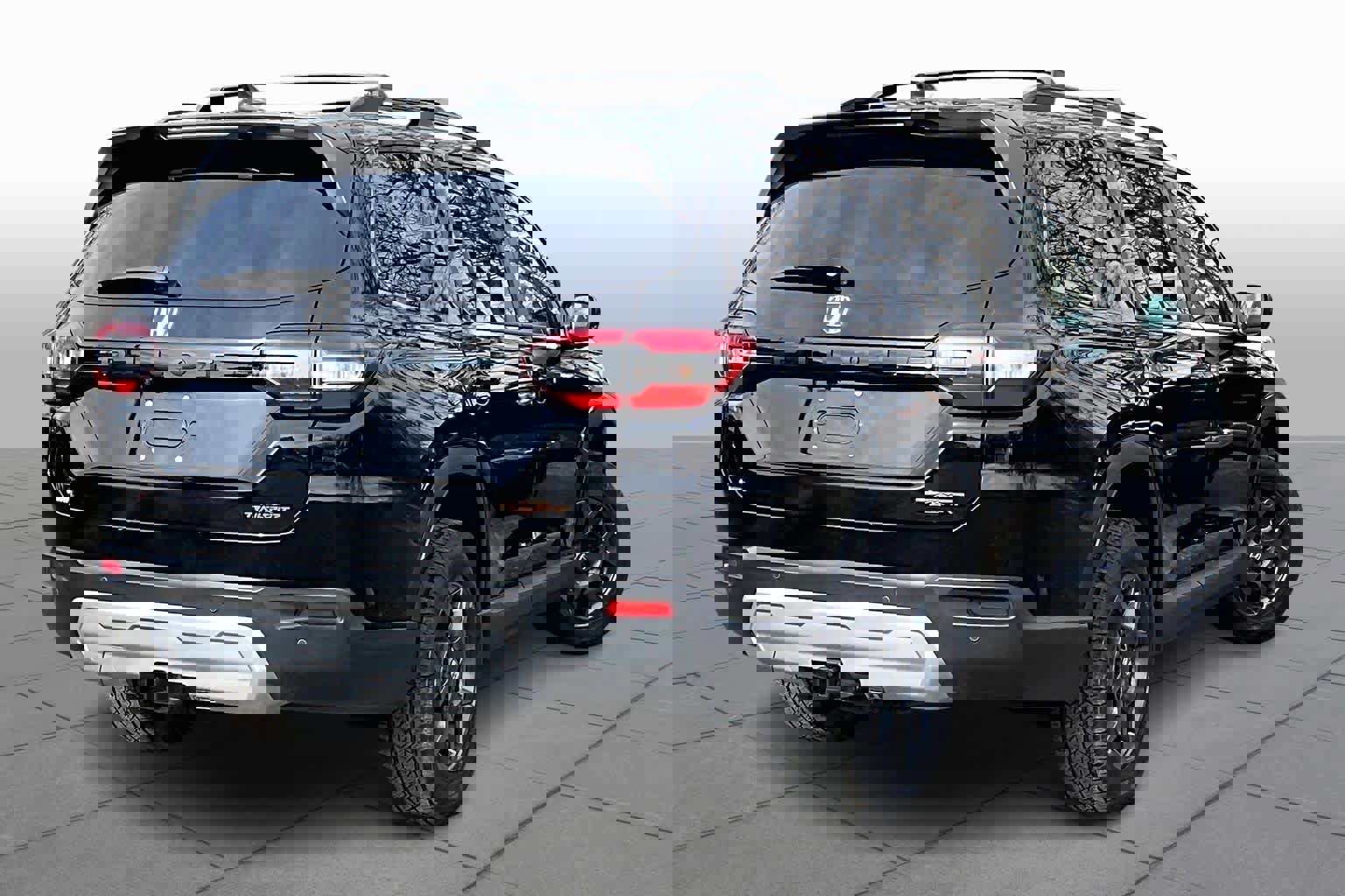 Used 2025 Honda Pilot TrailSport image 13