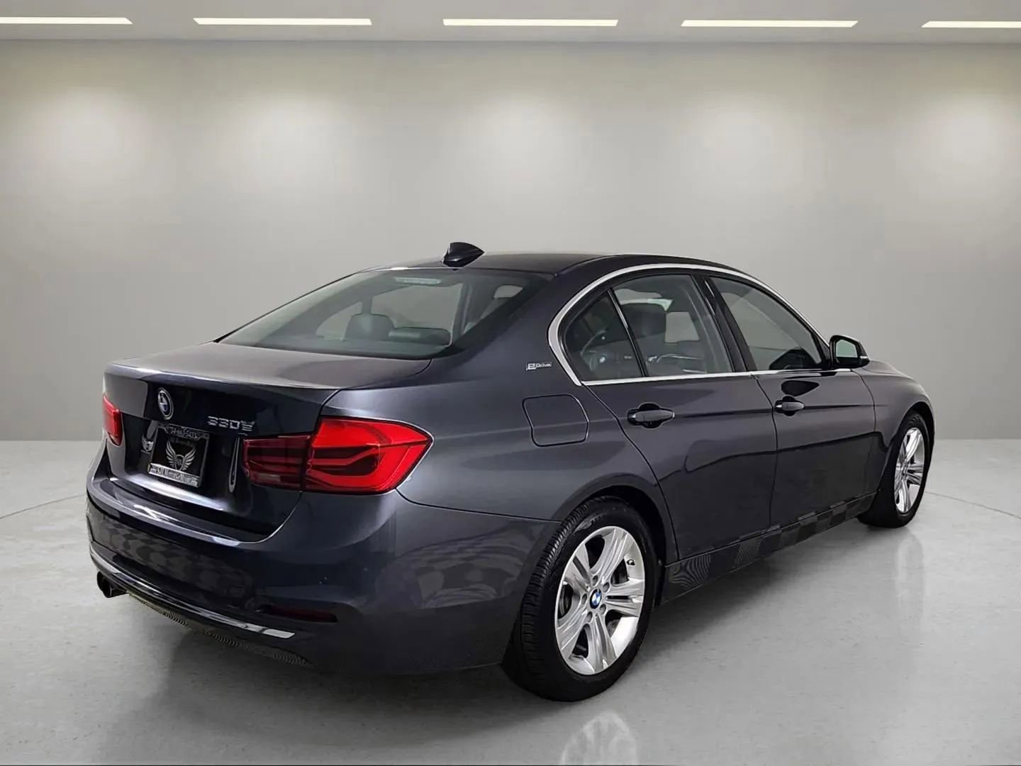 Used 2016 BMW 330e image 7