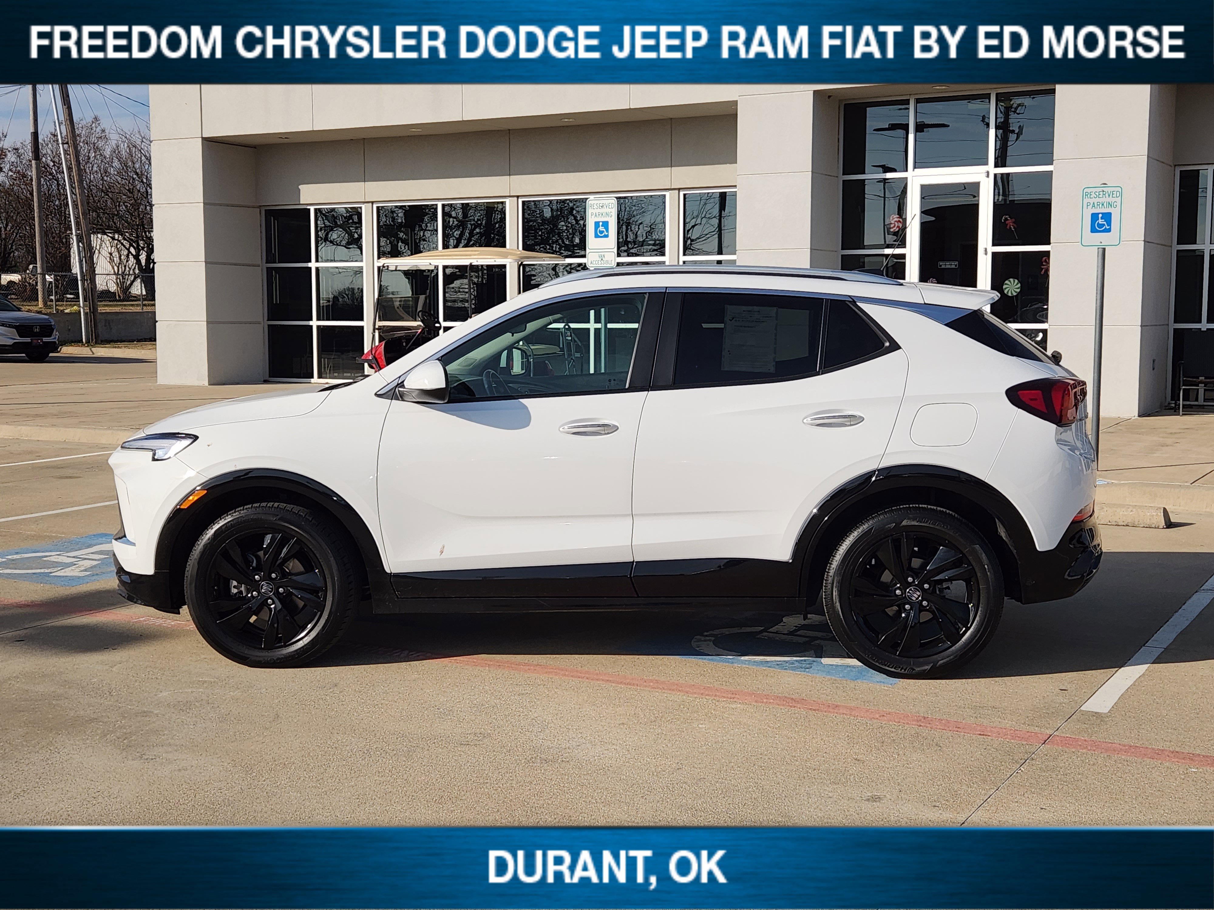 Used 2024 Buick Encore GX Sport Touring image 3