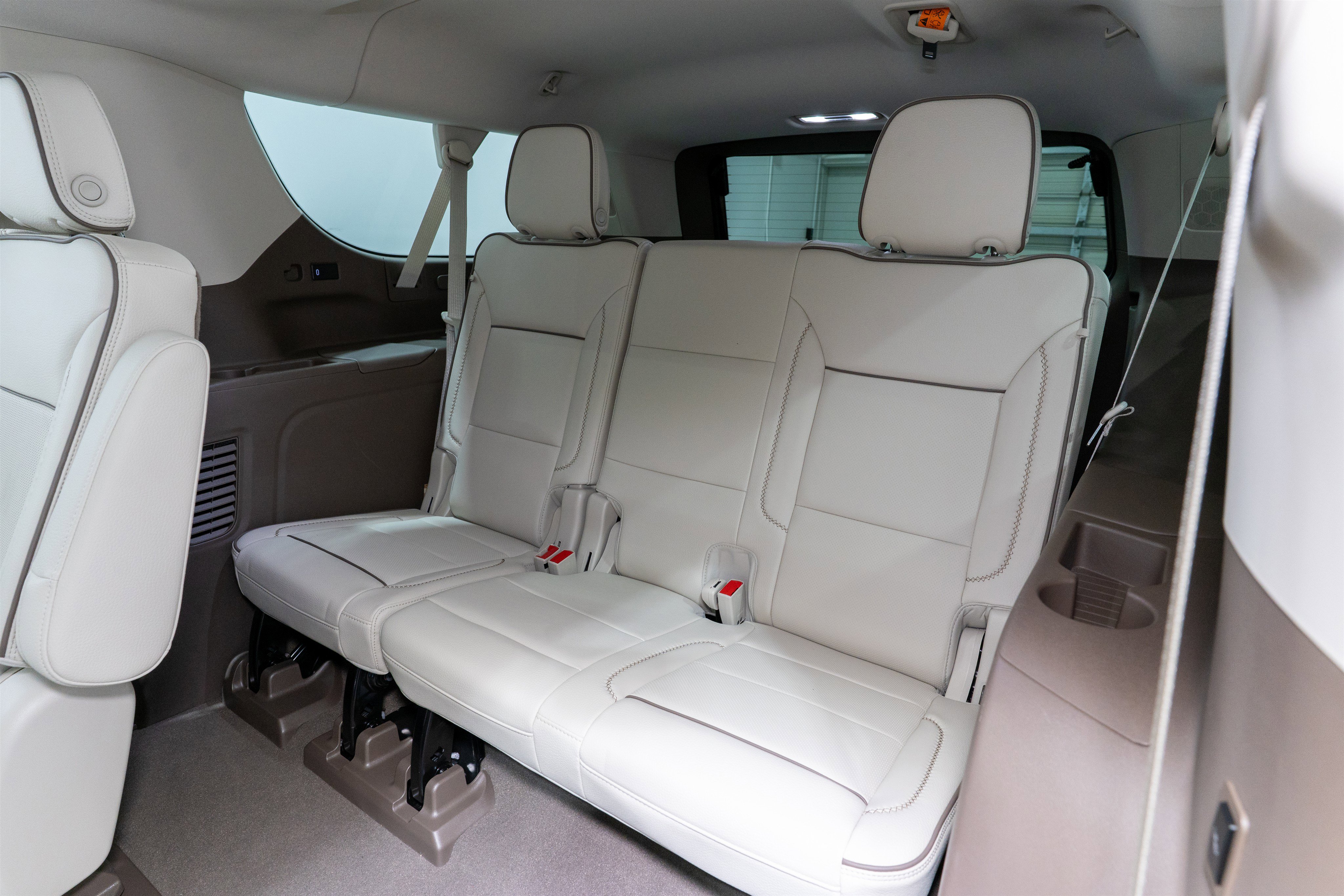 Used 2022 GMC Yukon XL Denali w/ Denali Premium Package image 34