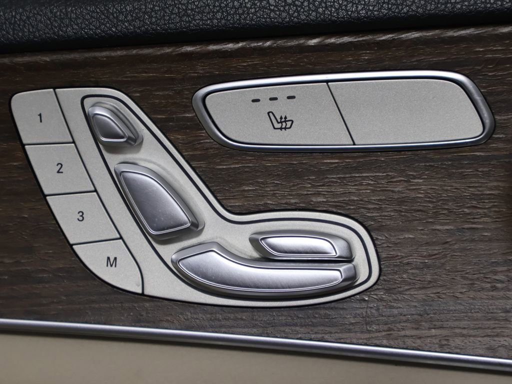 Used 2019 Mercedes-Benz C 300 4MATIC Sedan image 35
